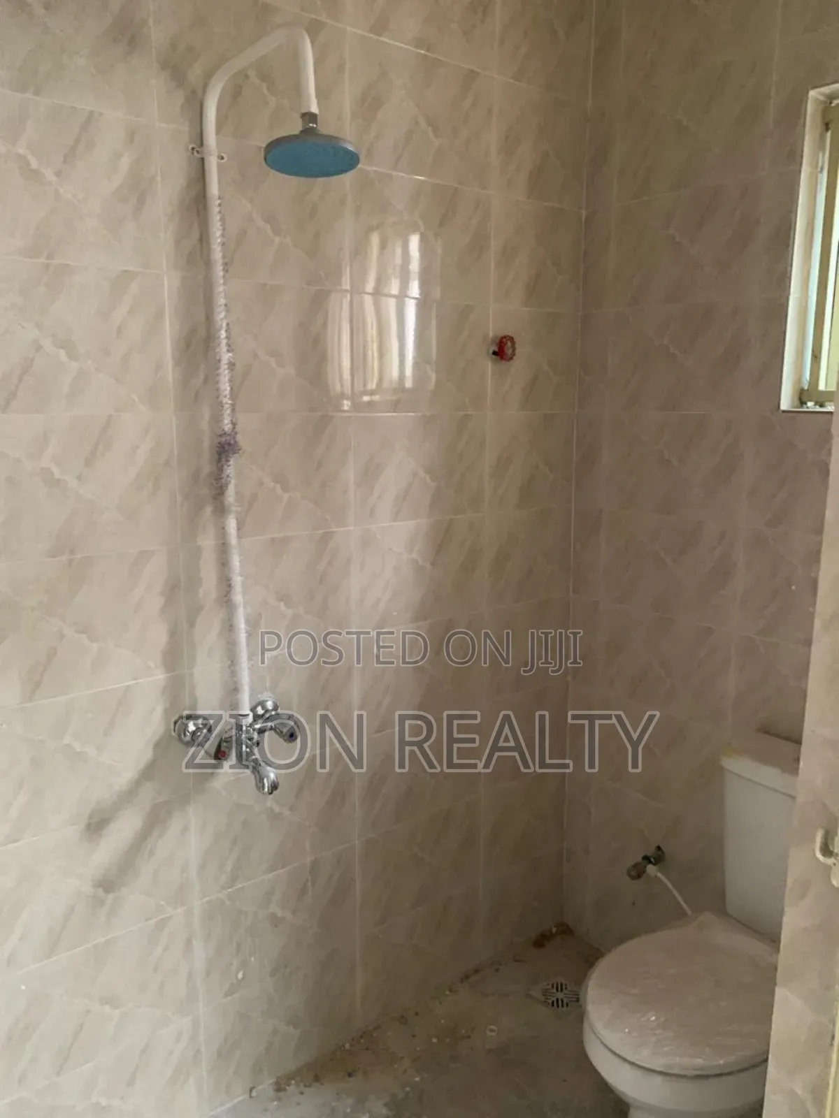 3bdrm Apartment in New Road, Ibeju for rent