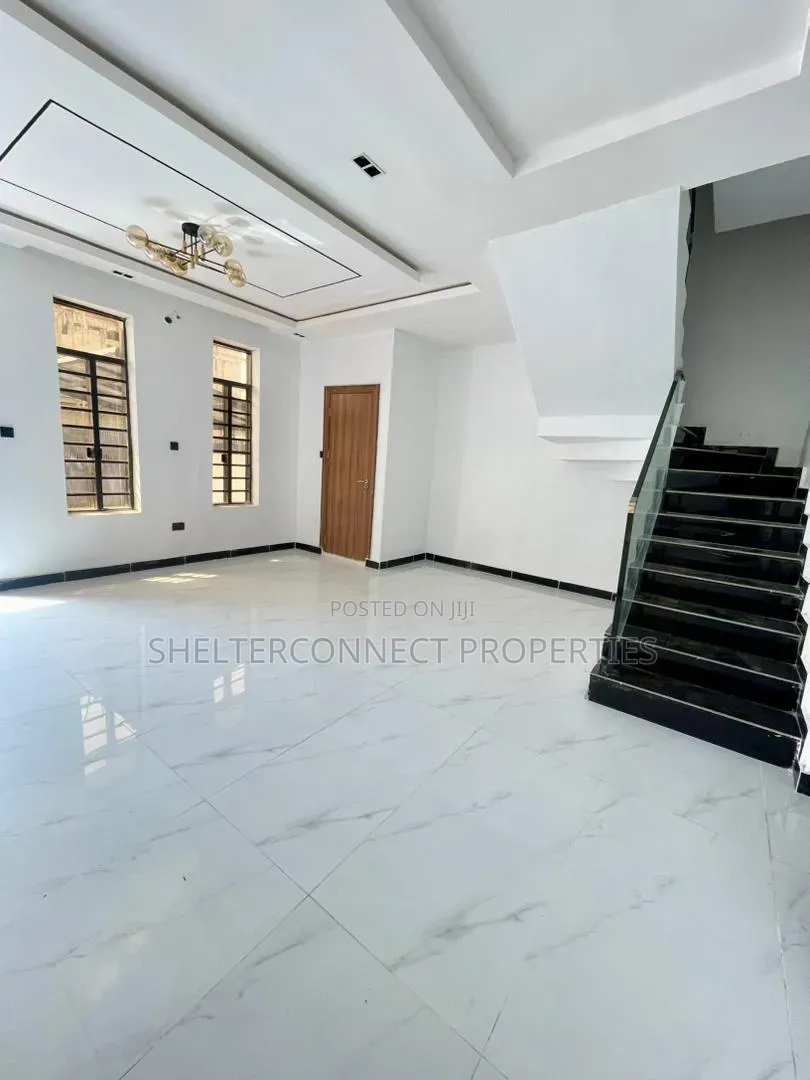 5bdrm Duplex in Ikate for sale