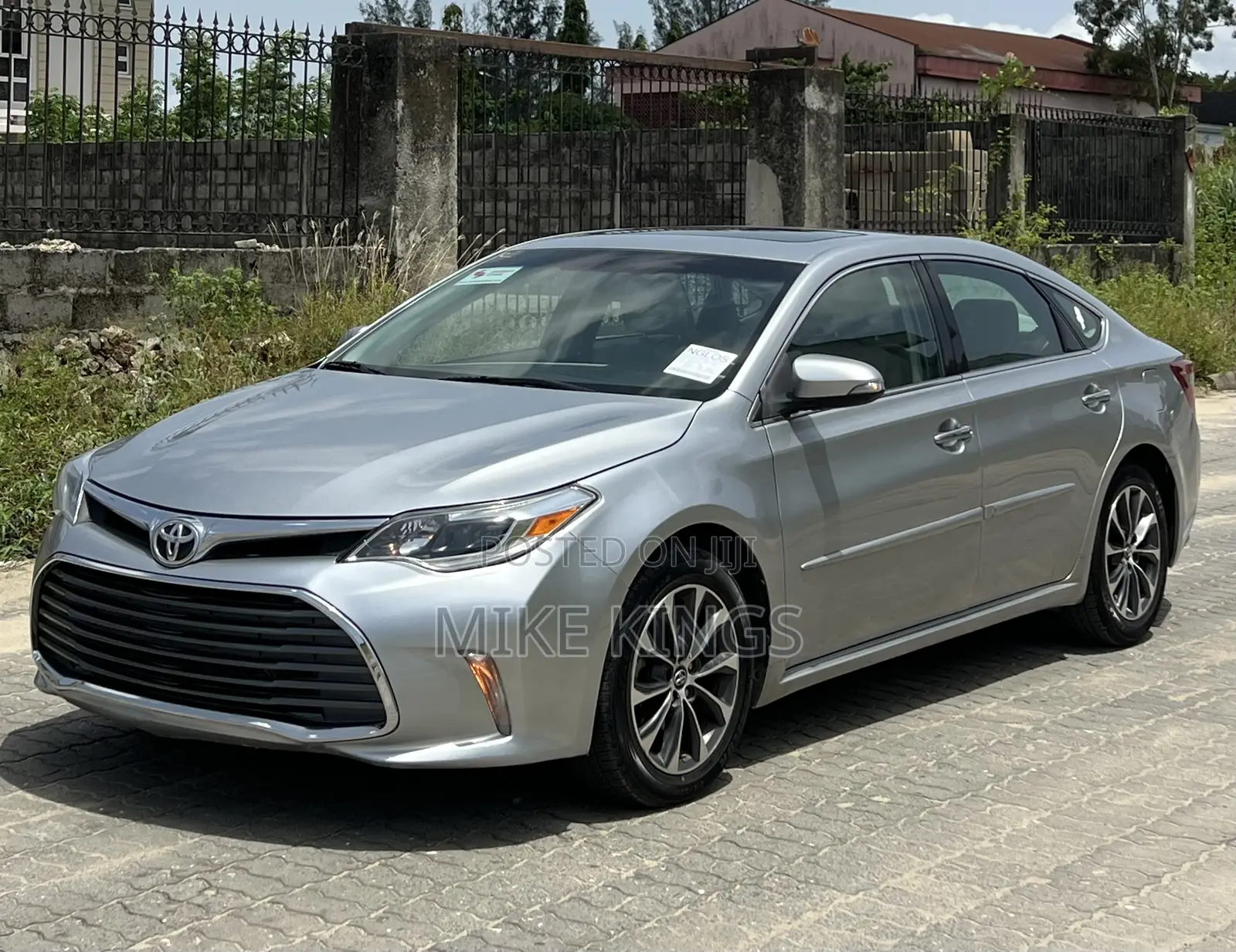 Toyota Avalon XLE Premium FWD Sedan (3.6L 6cyl 6A) 2016 Silver