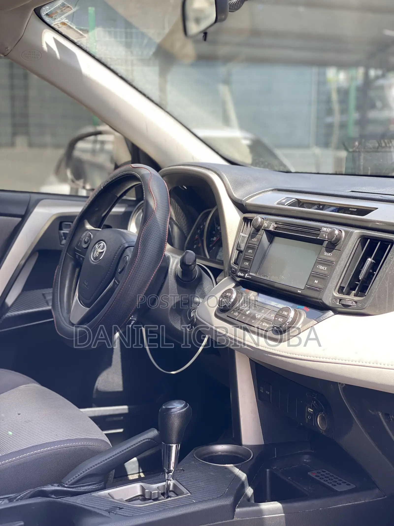 Toyota RAV4 XLE AWD (2.5L 4cyl 6A) 2016 Gray