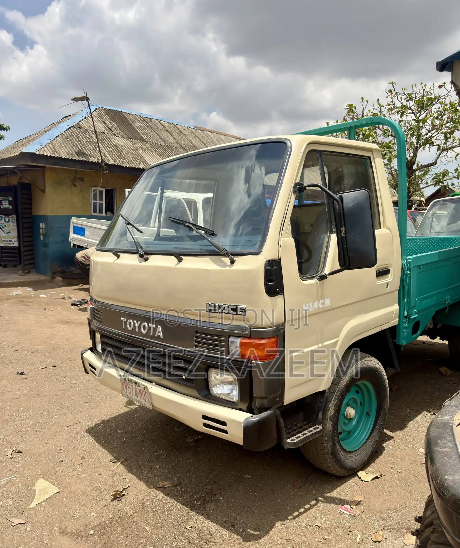 Toyota Dyna 100 Old Model 98