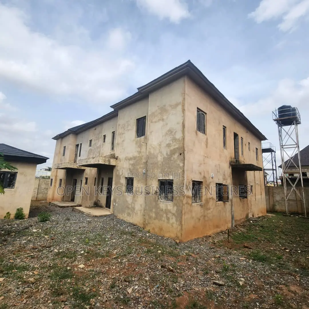 4bdrm Duplex in Oluyole for sale