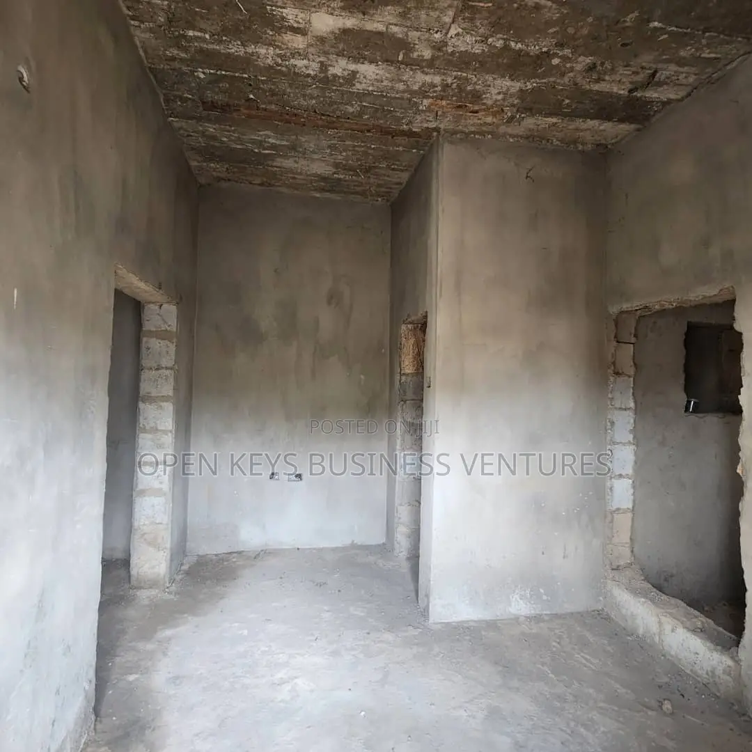 4bdrm Duplex in Oluyole for sale