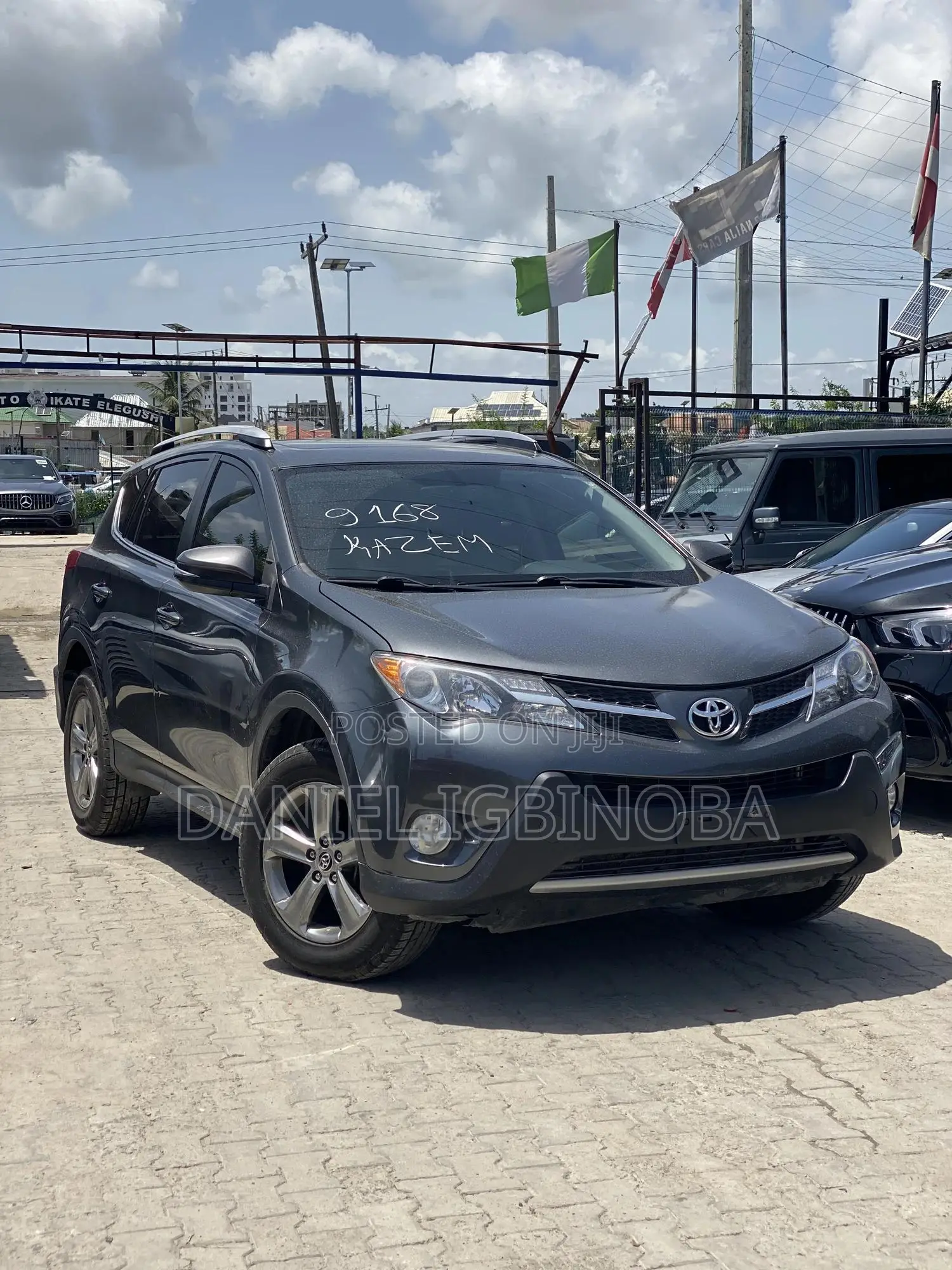 Toyota RAV4 XLE AWD (2.5L 4cyl 6A) 2016 Gray