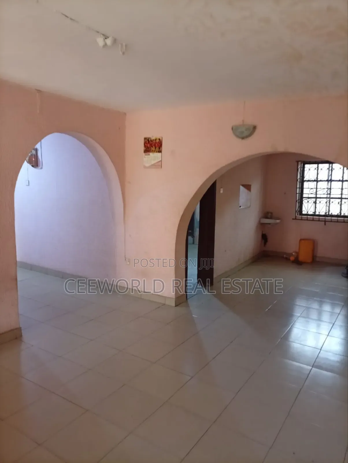 3bdrm Apartment in Oke Itunu Mokola, Adamasingba for rent