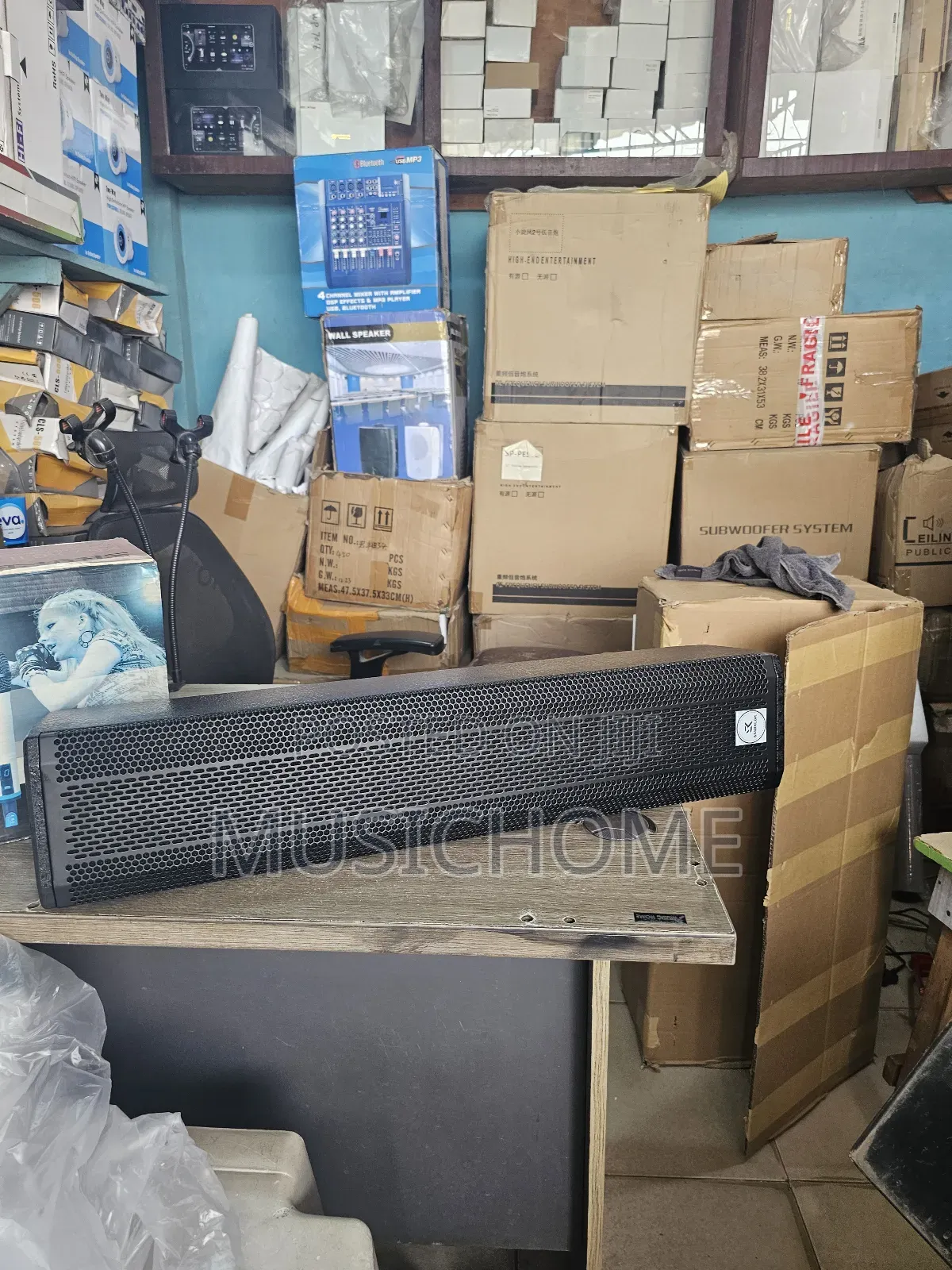 Professional Column Speaker for Powerful Sound Output With Wall Hanger