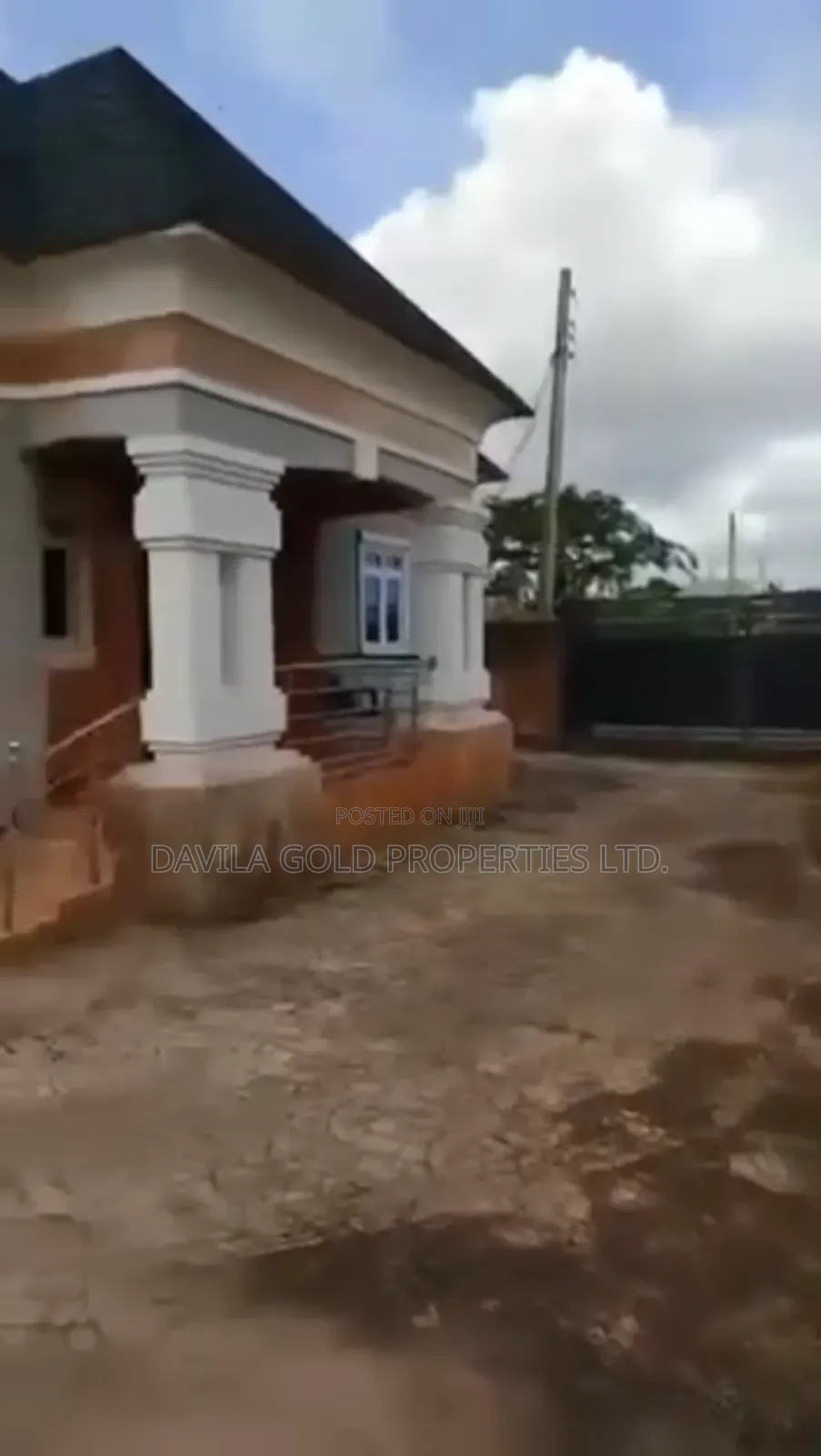6bdrm Block of Flats in Benin City for sale