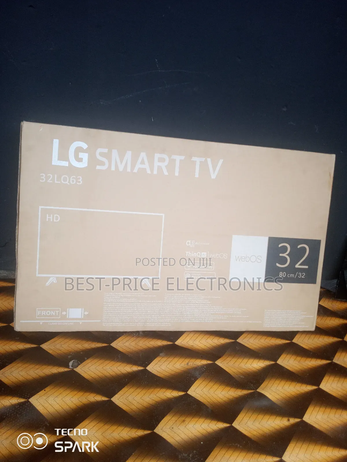 32 Inches Lg With Building Streaming