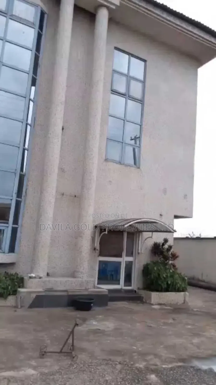 Bank Hall for Lease