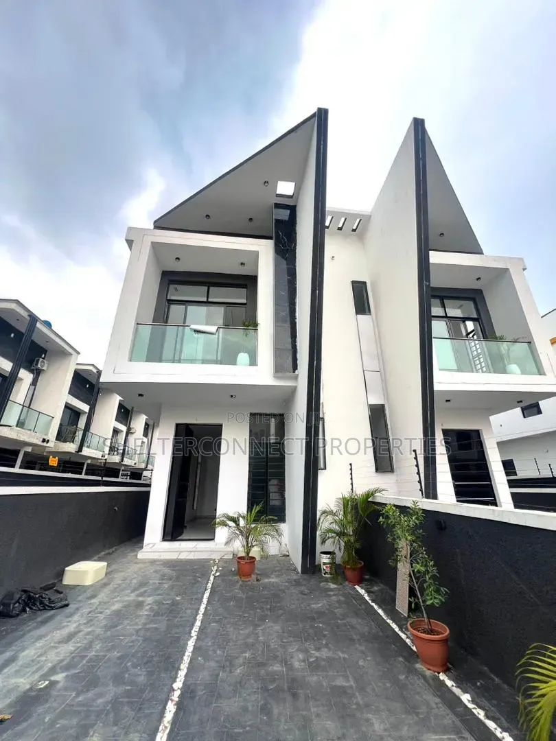 4bdrm Duplex in Ikota for sale