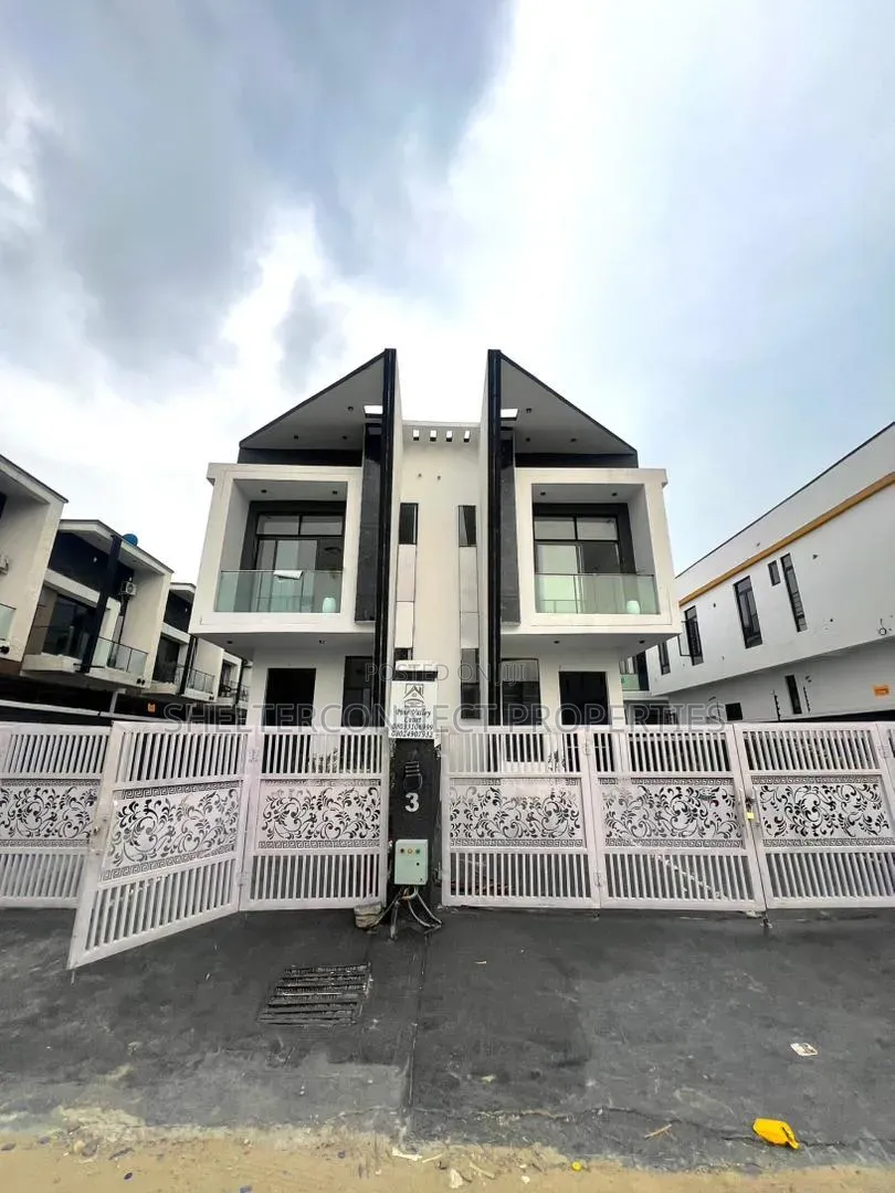 4bdrm Duplex in Ikota for sale