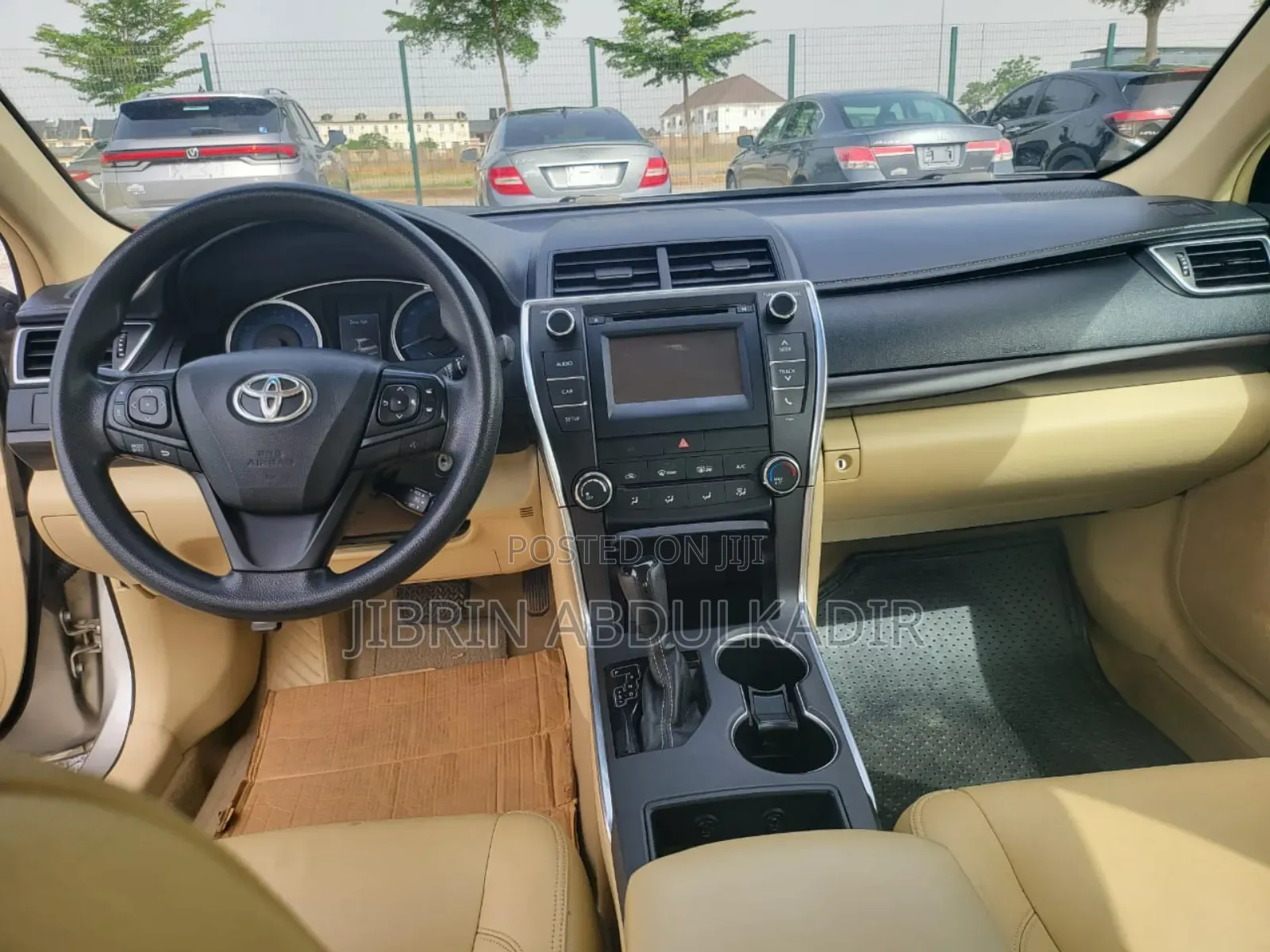 Toyota Camry LE 4dr Sedan (2.5L 4cyl 6A) 2016 Gold