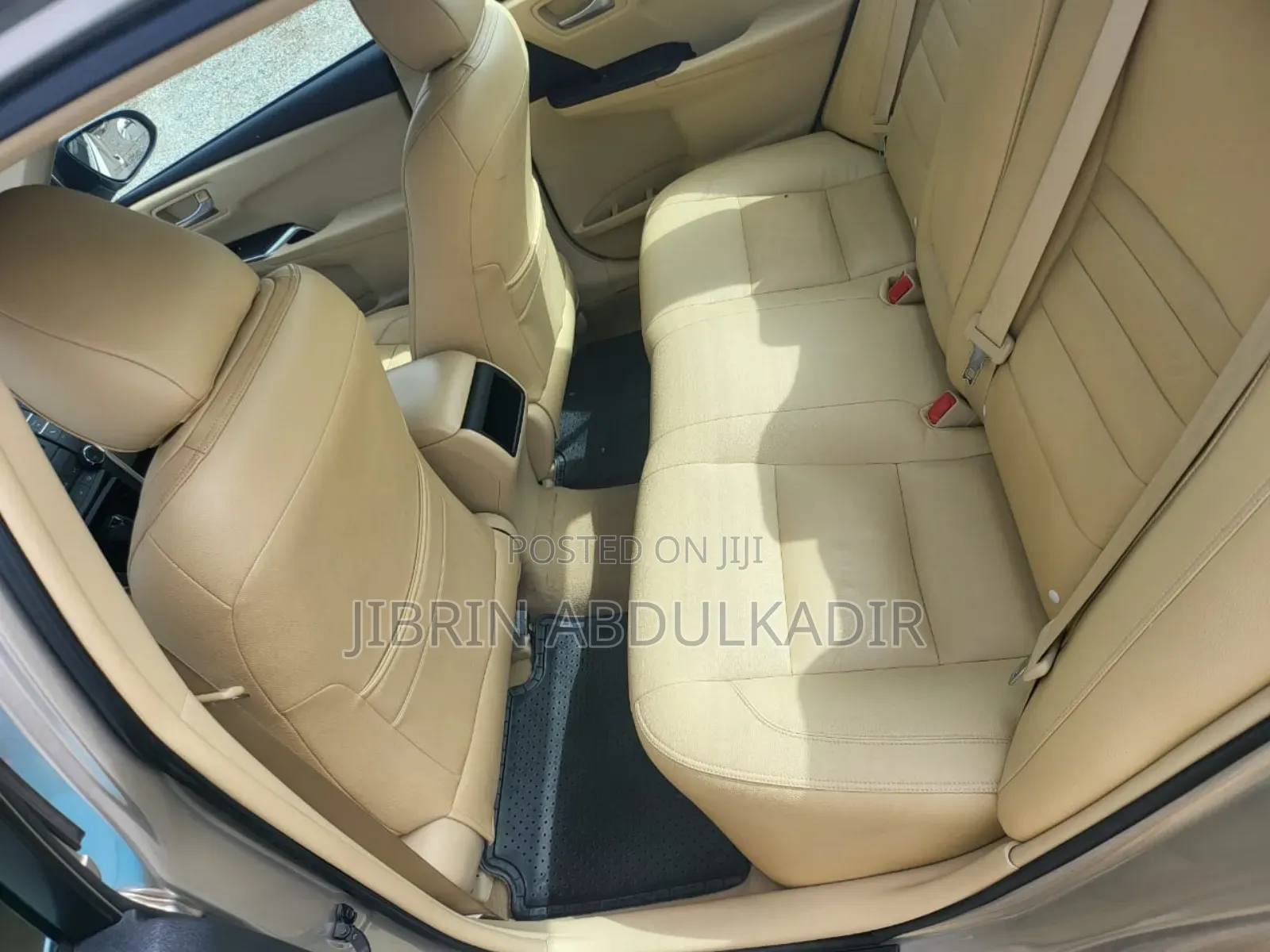 Toyota Camry LE 4dr Sedan (2.5L 4cyl 6A) 2016 Gold