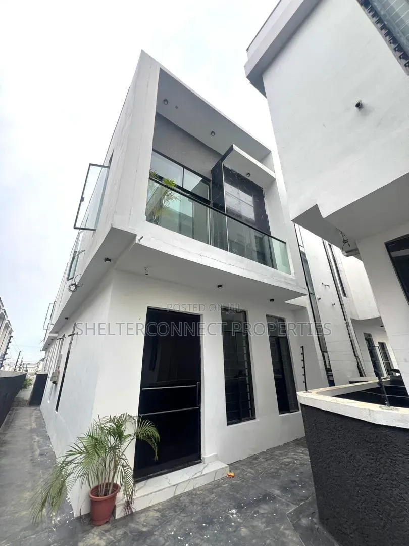 4bdrm Duplex in Ikota for sale
