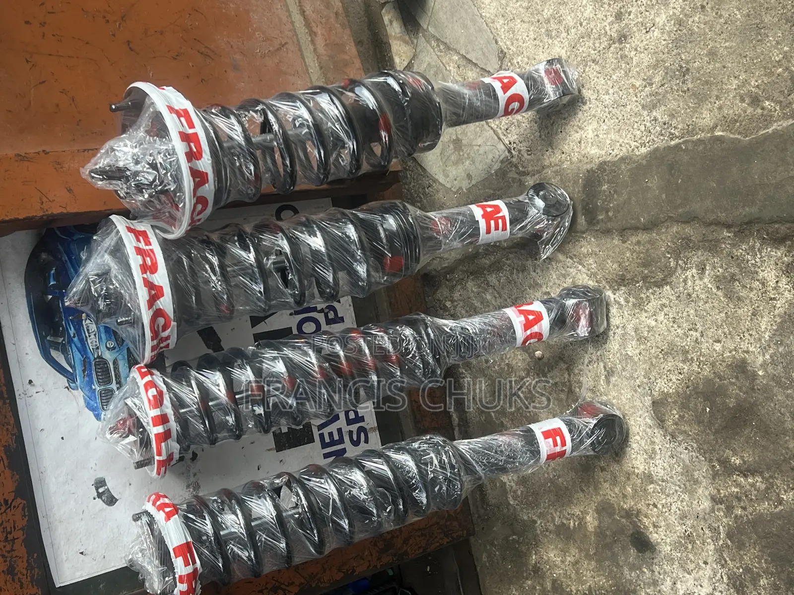 Set of Front and Back Manual Shocks Range Rover Sport, Lr3 and Lr4.