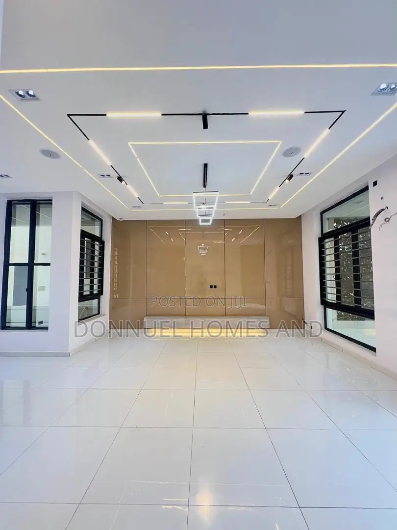5bdrm Duplex in Ajah for sale
