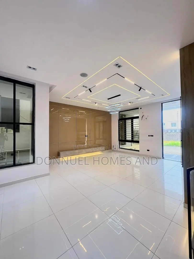5bdrm Duplex in Ajah for sale