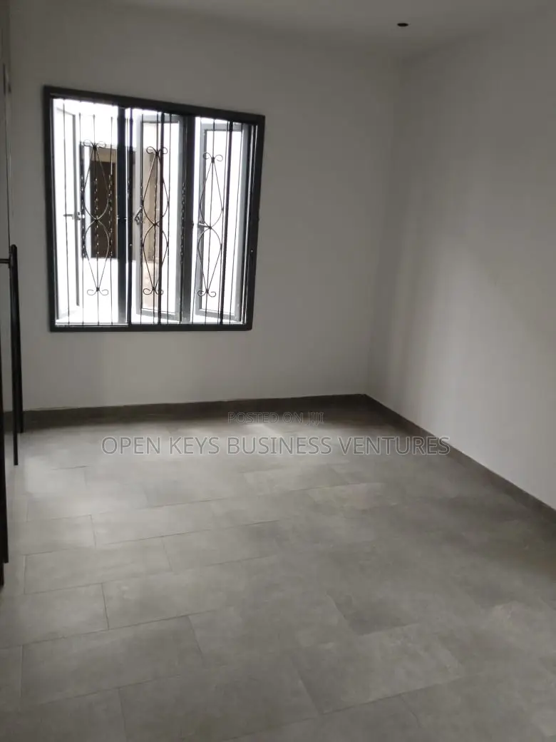 3bdrm Duplex in Jericho Gra for sale