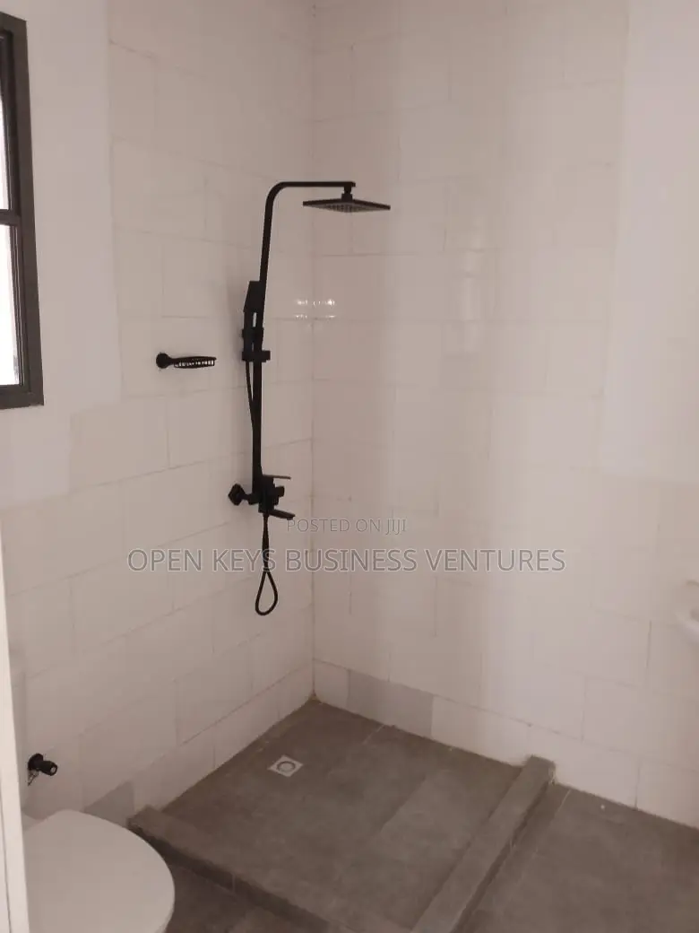 3bdrm Duplex in Jericho Gra for sale