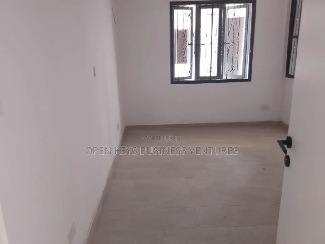 3bdrm Duplex in Jericho Gra for sale