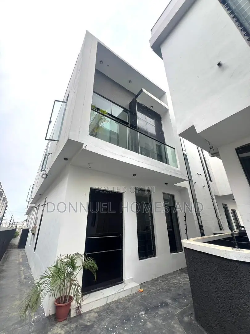 4bdrm Duplex in Ikota for sale