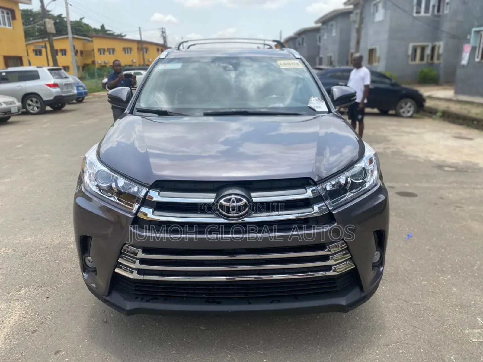 Toyota Highlander XLE 4x2 V6 (3.5L 6cyl 8A) 2018 Gray