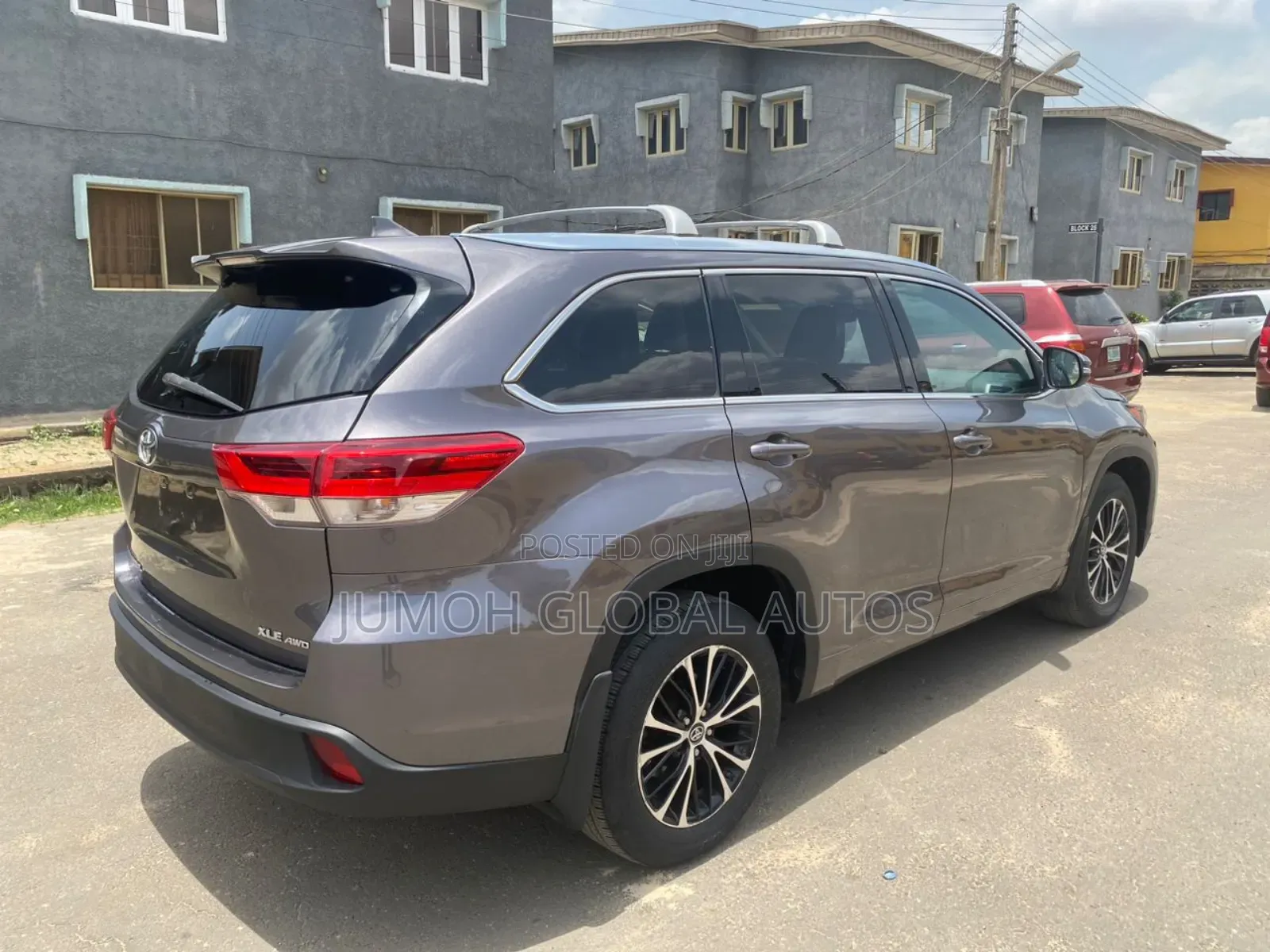 Toyota Highlander XLE 4x2 V6 (3.5L 6cyl 8A) 2018 Gray