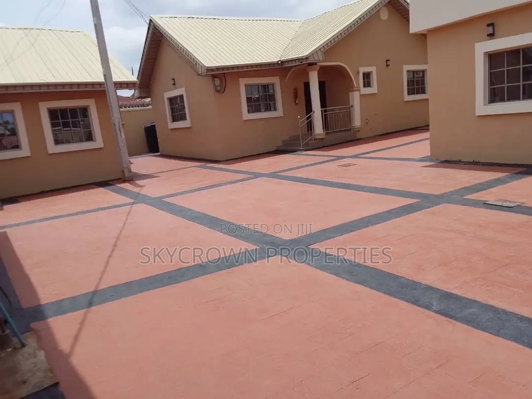 2bdrm Bungalow in Hallelujah, Osogbo for rent
