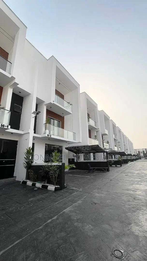 4bdrm Duplex in Ajah for sale