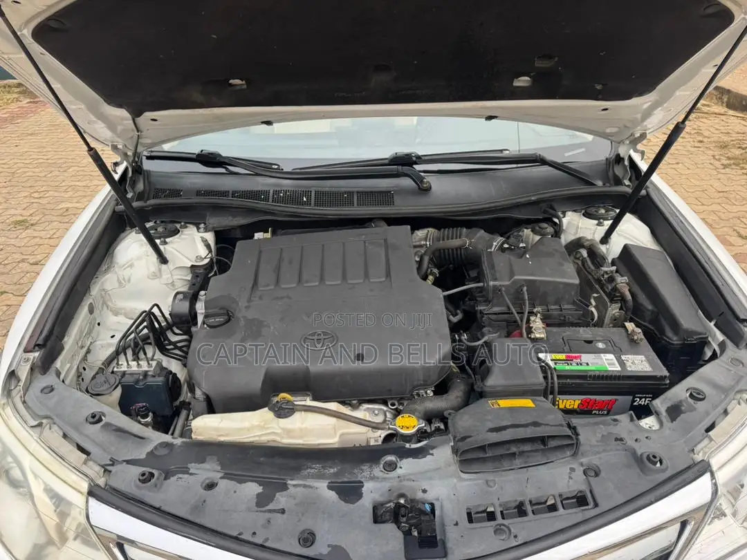 Toyota Camry XLE 4dr Sedan (3.5L 6cyl 6A) 2014 White