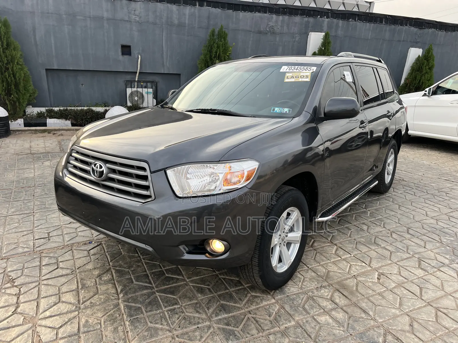 Toyota Highlander SE 2011 Gray