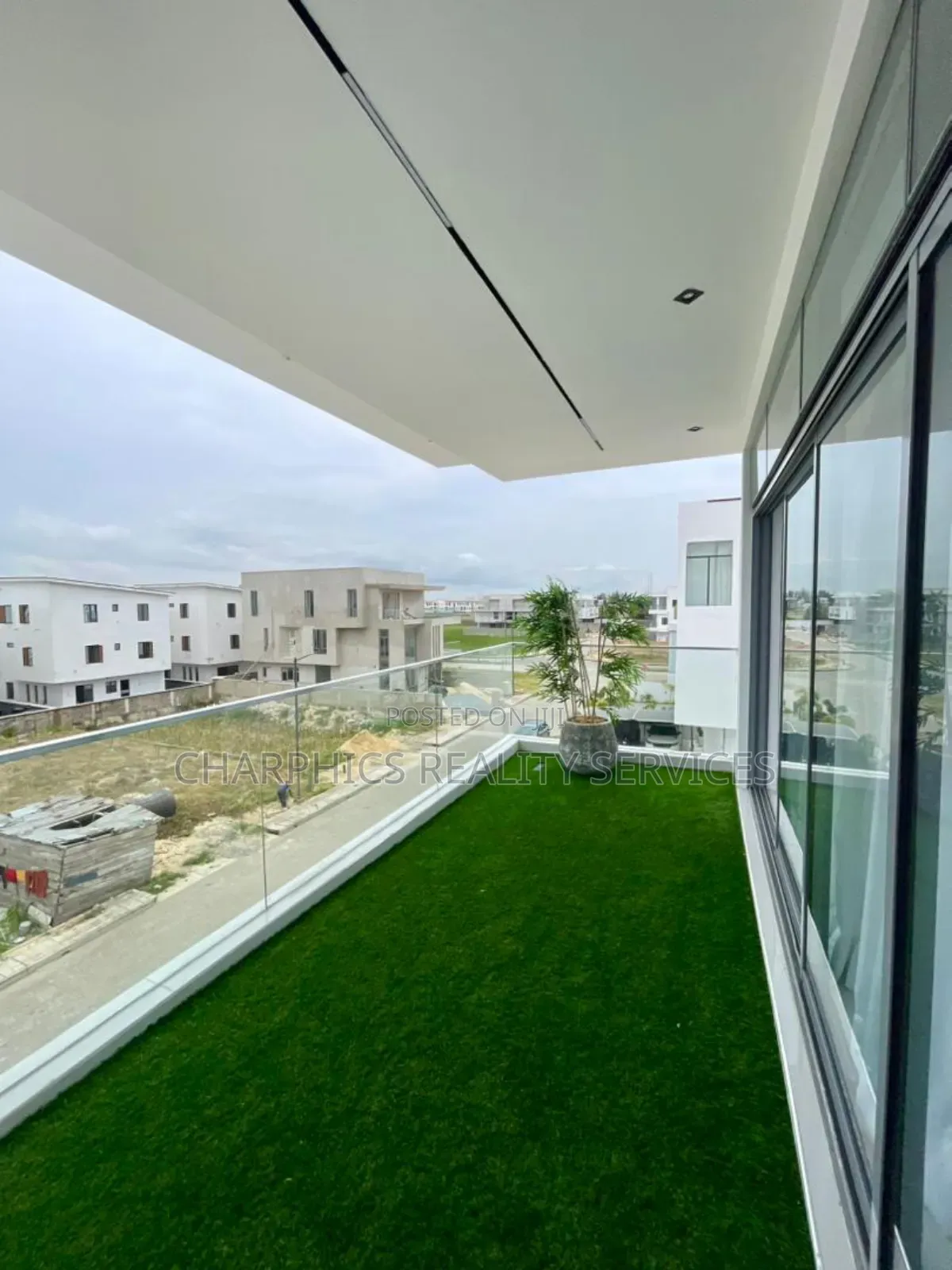 5bdrm Duplex in Ikate for sale