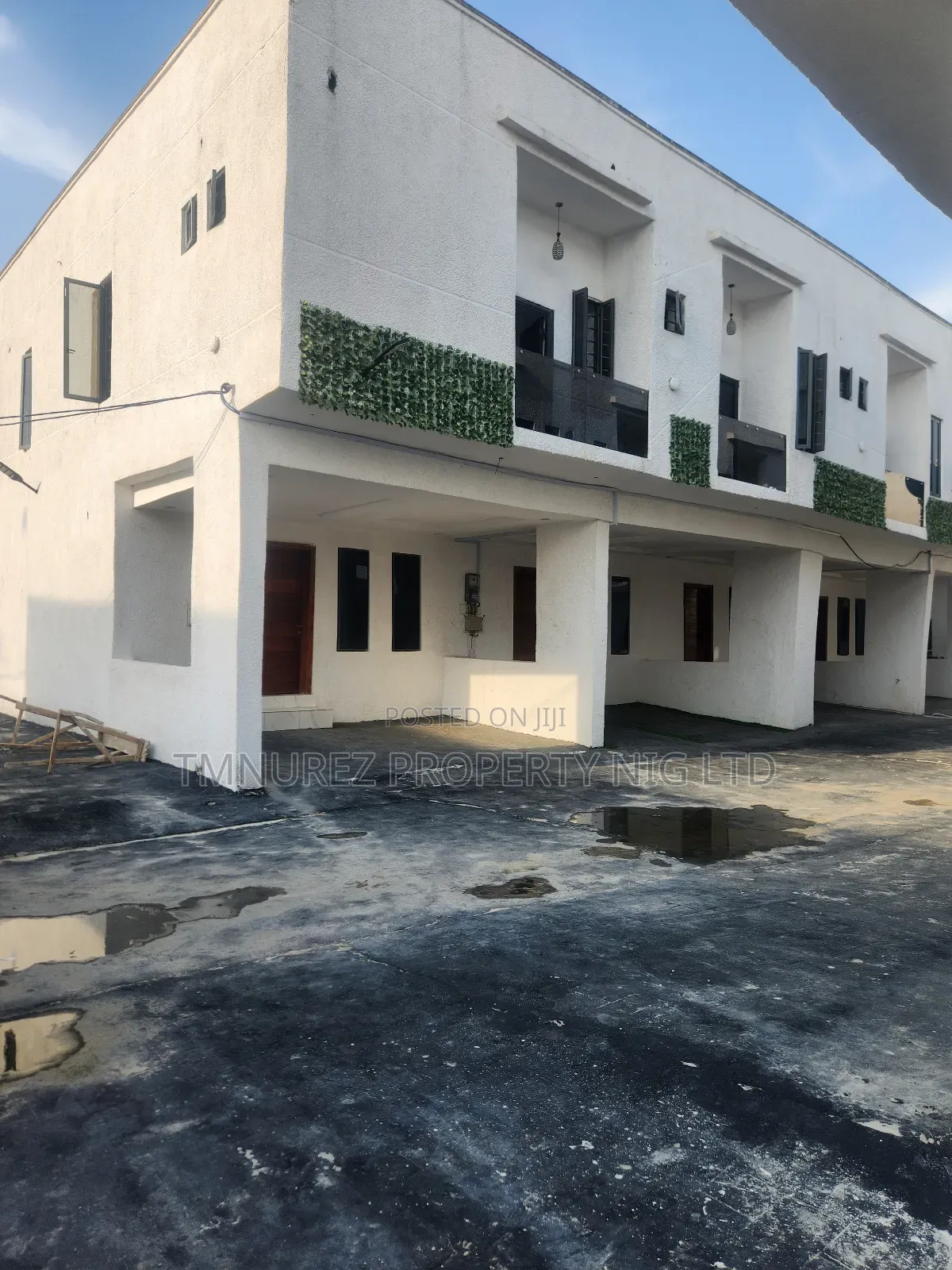 3bdrm Duplex in General Paint, Lekki Gardens Estate for sale