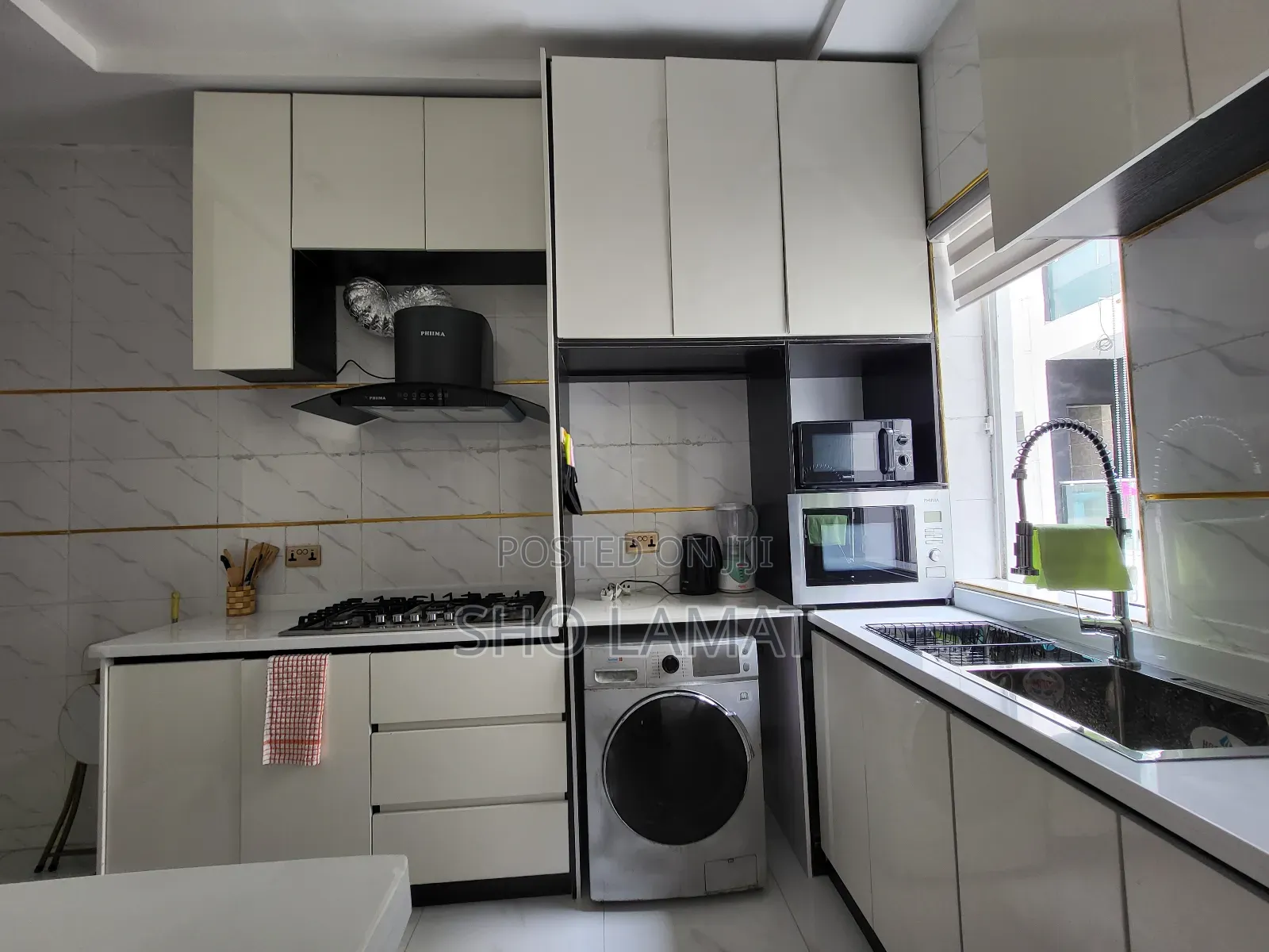 2bdrm Block of Flats in Lekki Phase 1 for sale