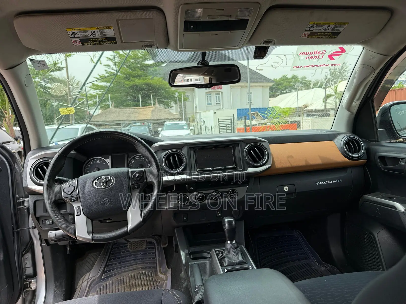 Toyota Tacoma SR5 2018 Silver