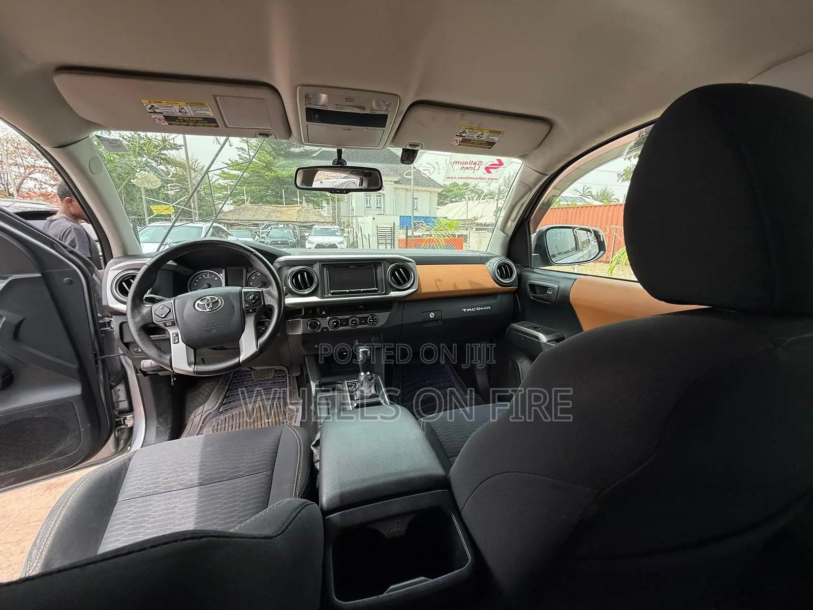 Toyota Tacoma SR5 2018 Silver