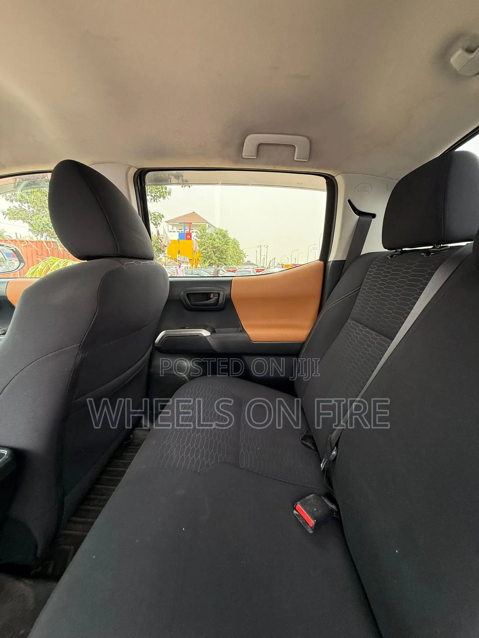 Toyota Tacoma SR5 2018 Silver