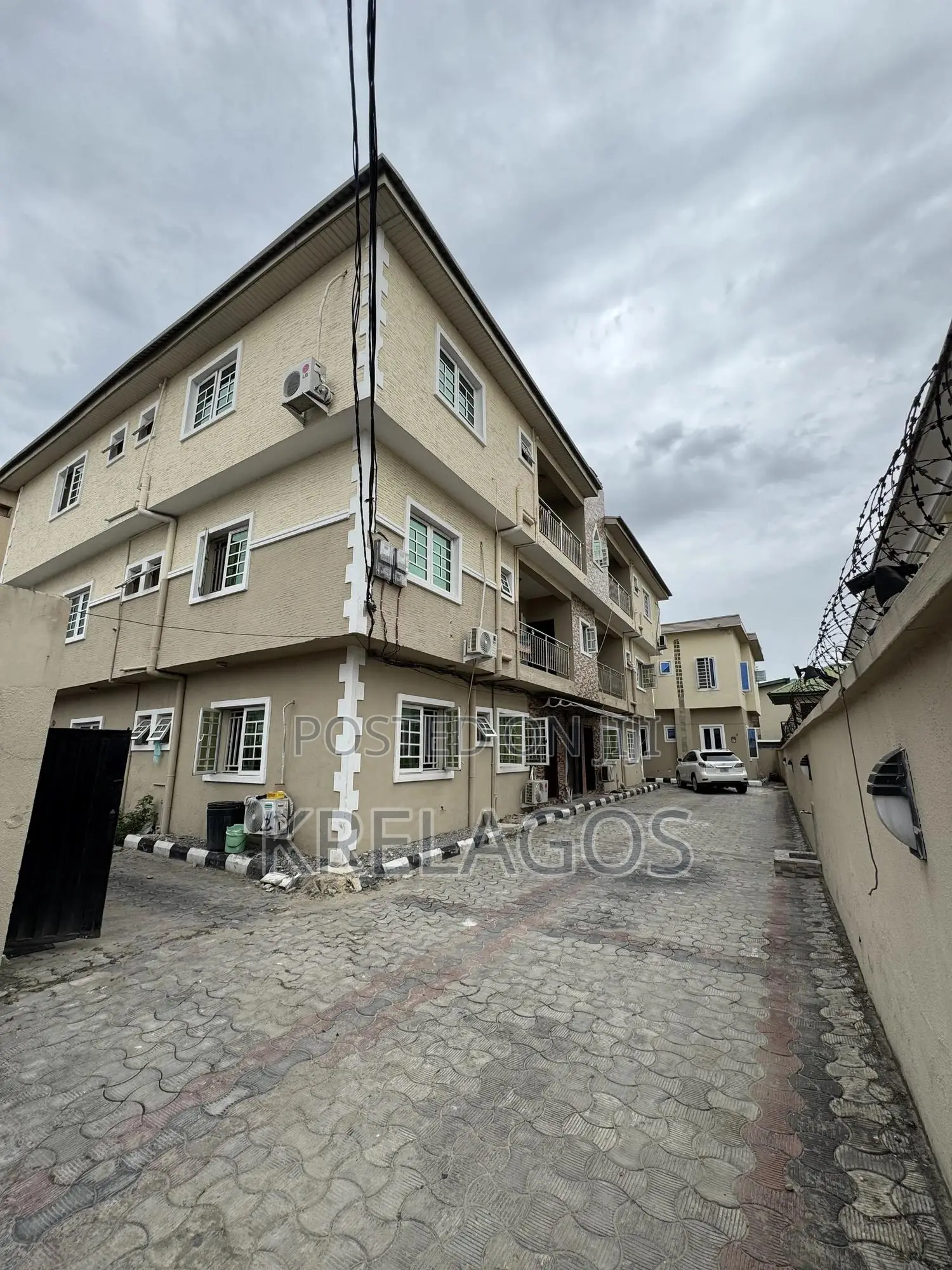 2bdrm Apartment in Osapa london for rent