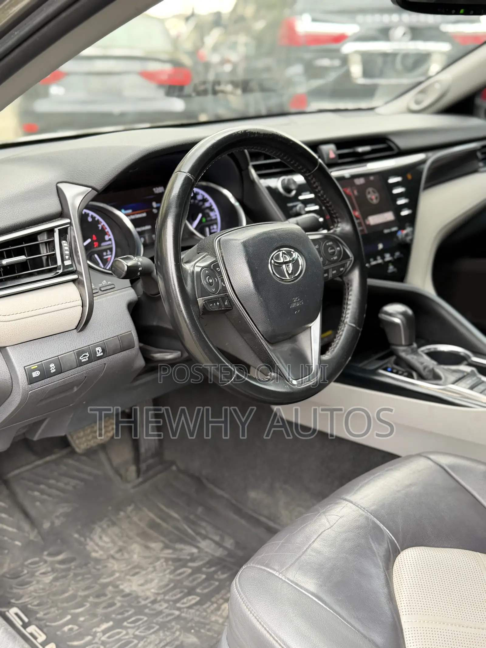 Toyota Camry XLE (2.5L 4cyl 8A) 2019 Gray