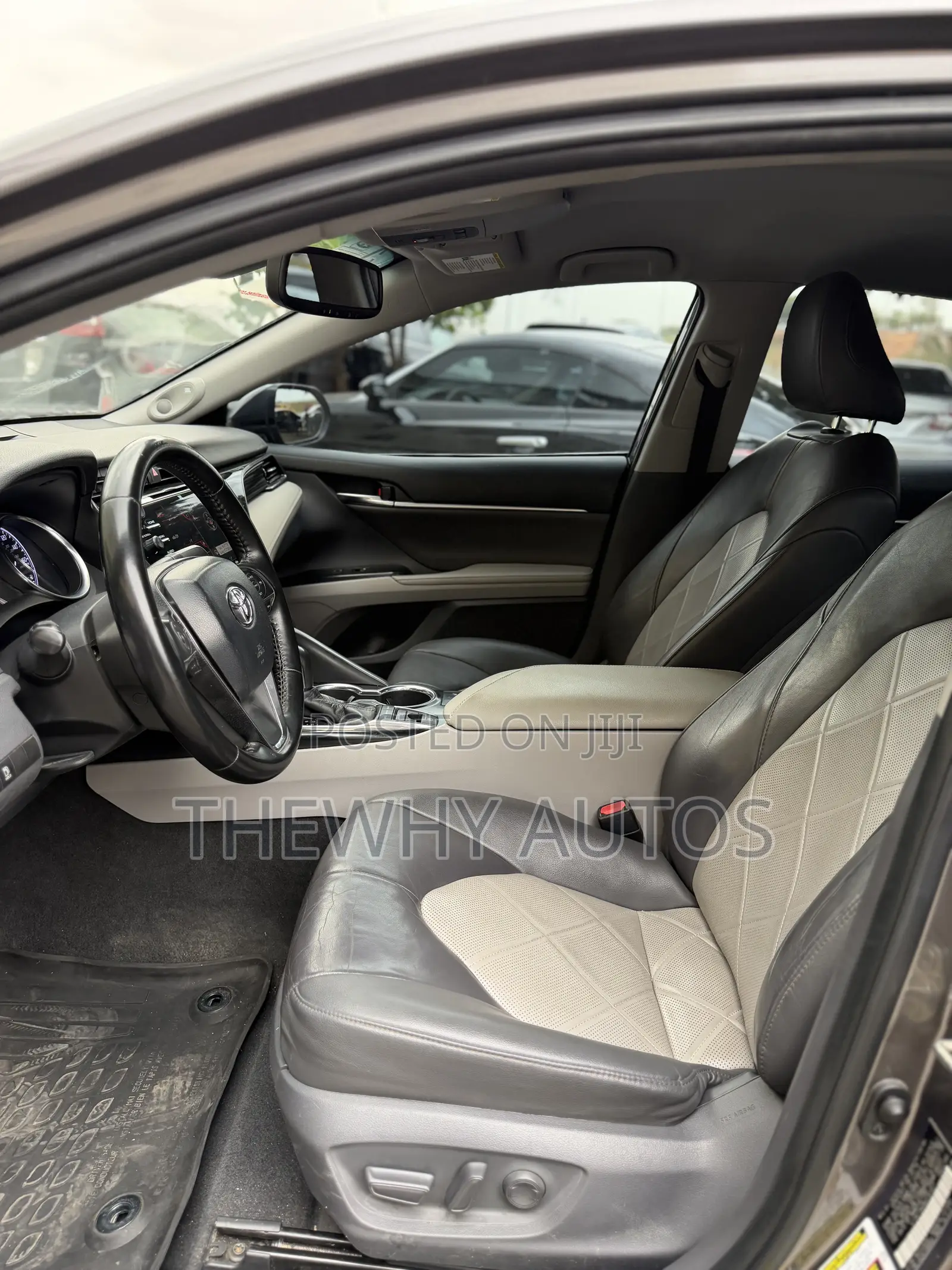 Toyota Camry XLE (2.5L 4cyl 8A) 2019 Gray
