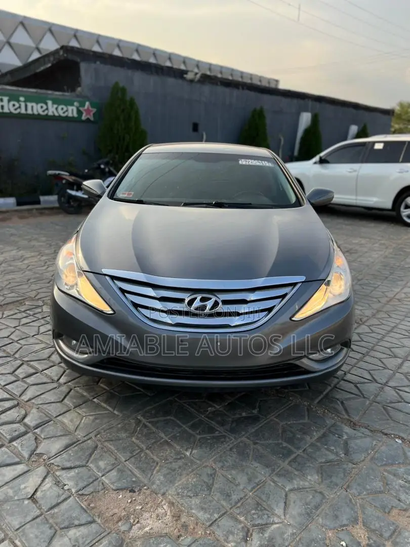 Hyundai Sonata Limited 2.0T Sedan (2.0L 4cyl 6A) 2012 Gray