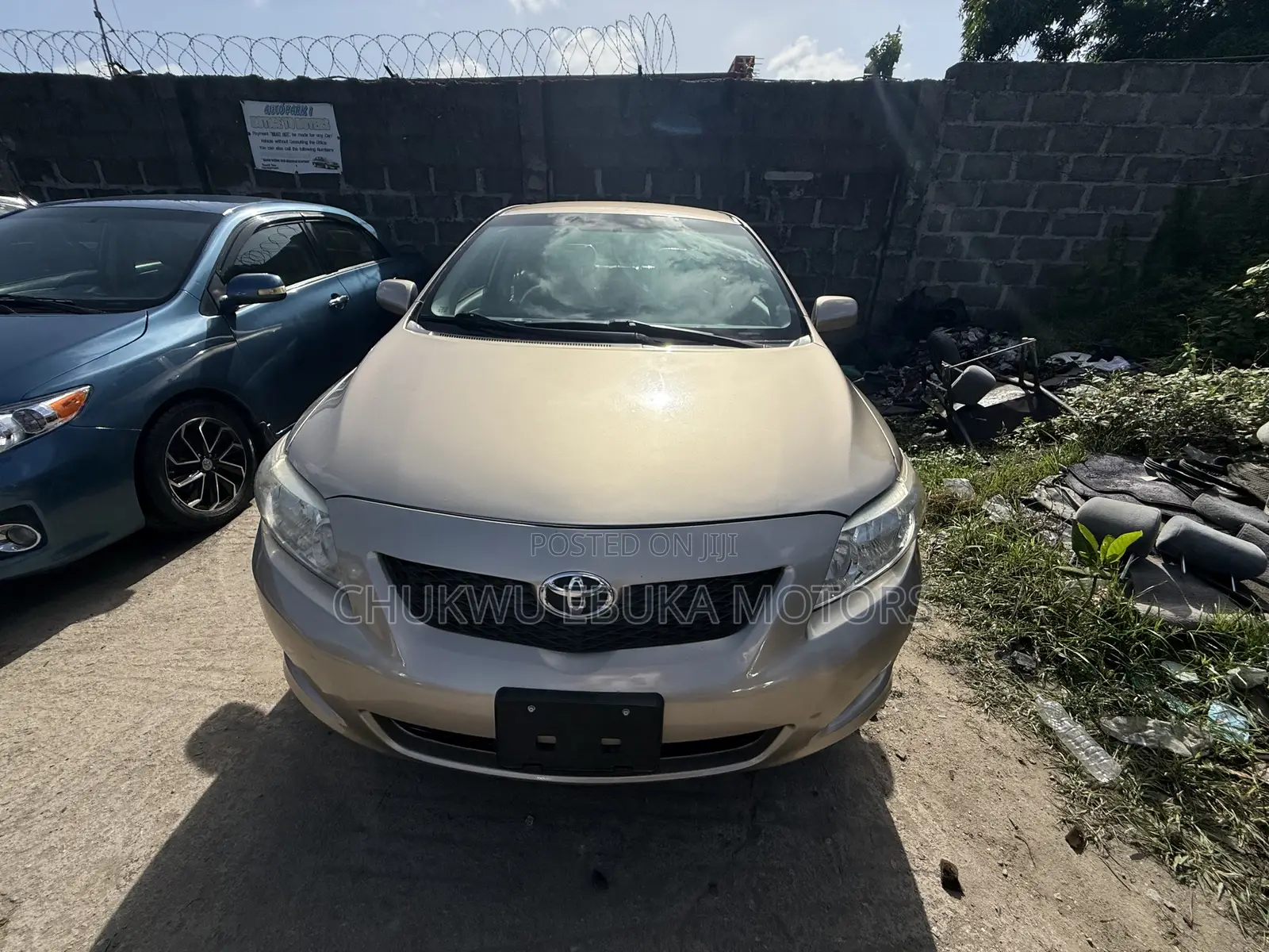 Toyota Corolla LE 4dr Sedan (1.8L 4cyl 4A) 2010 Gold