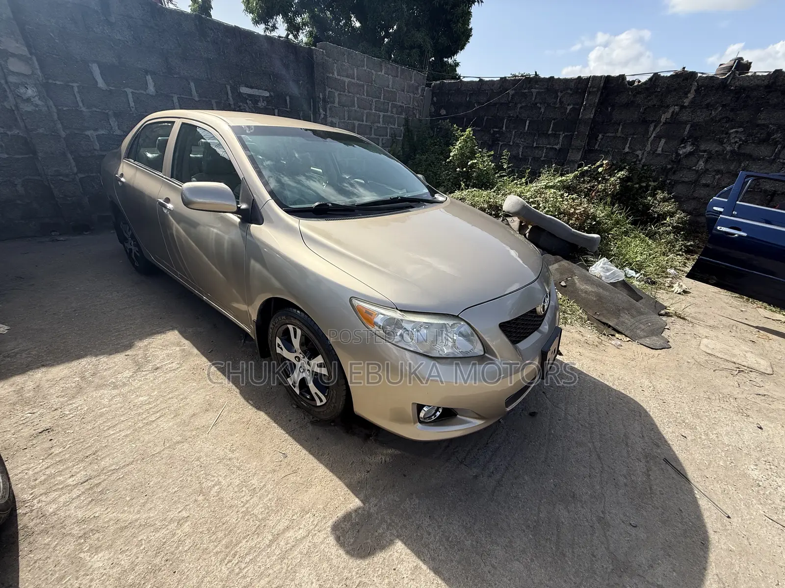 Toyota Corolla LE 4dr Sedan (1.8L 4cyl 4A) 2010 Gold