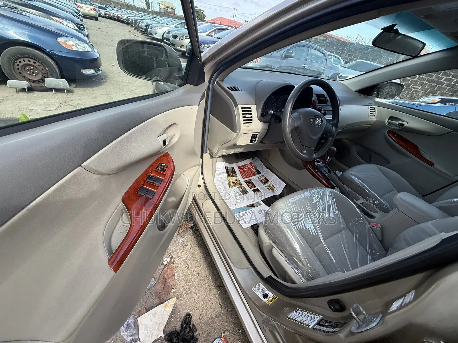 Toyota Corolla LE 4dr Sedan (1.8L 4cyl 4A) 2010 Gold