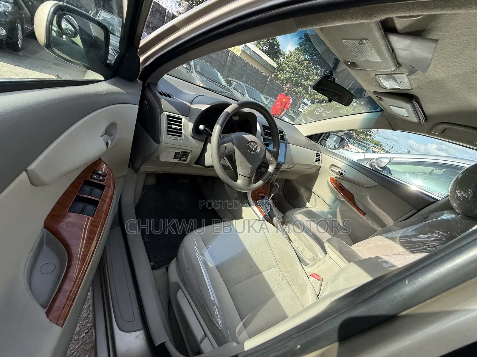 Toyota Corolla LE 4dr Sedan (1.8L 4cyl 4A) 2011 Gold