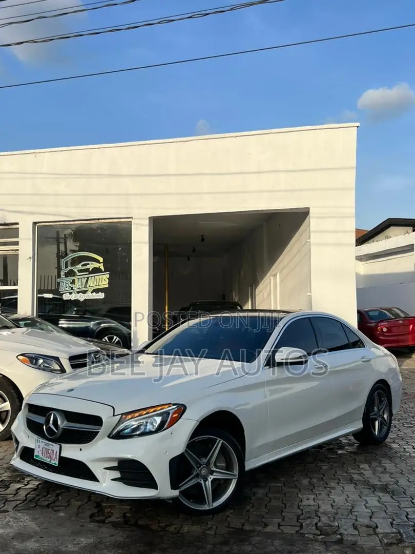 Mercedes-Benz C300 Luxury 4dr AWD 4Matic Sedan (2.0L 4cyl 7A) 2015