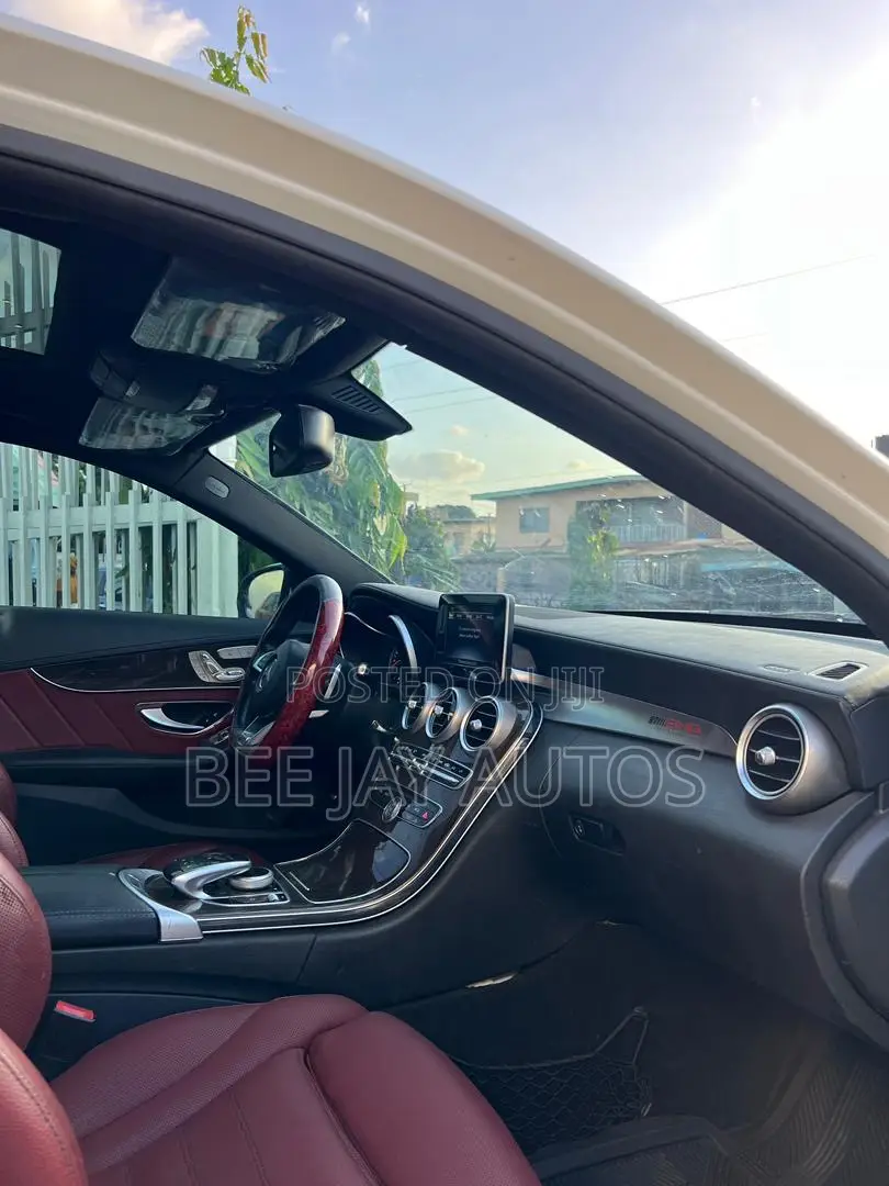 Mercedes-Benz C300 Luxury 4dr AWD 4Matic Sedan (2.0L 4cyl 7A) 2015