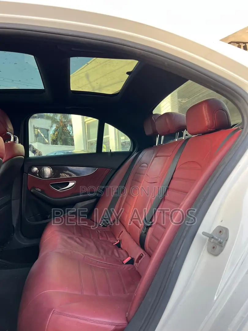 Mercedes-Benz C300 Luxury 4dr AWD 4Matic Sedan (2.0L 4cyl 7A) 2015