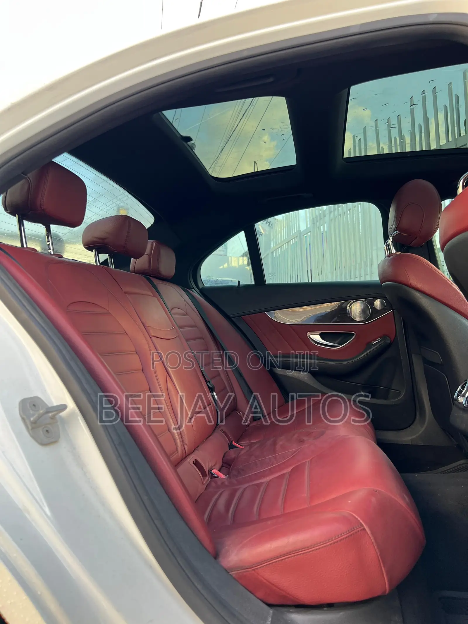 Mercedes-Benz C300 Luxury 4dr AWD 4Matic Sedan (2.0L 4cyl 7A) 2015