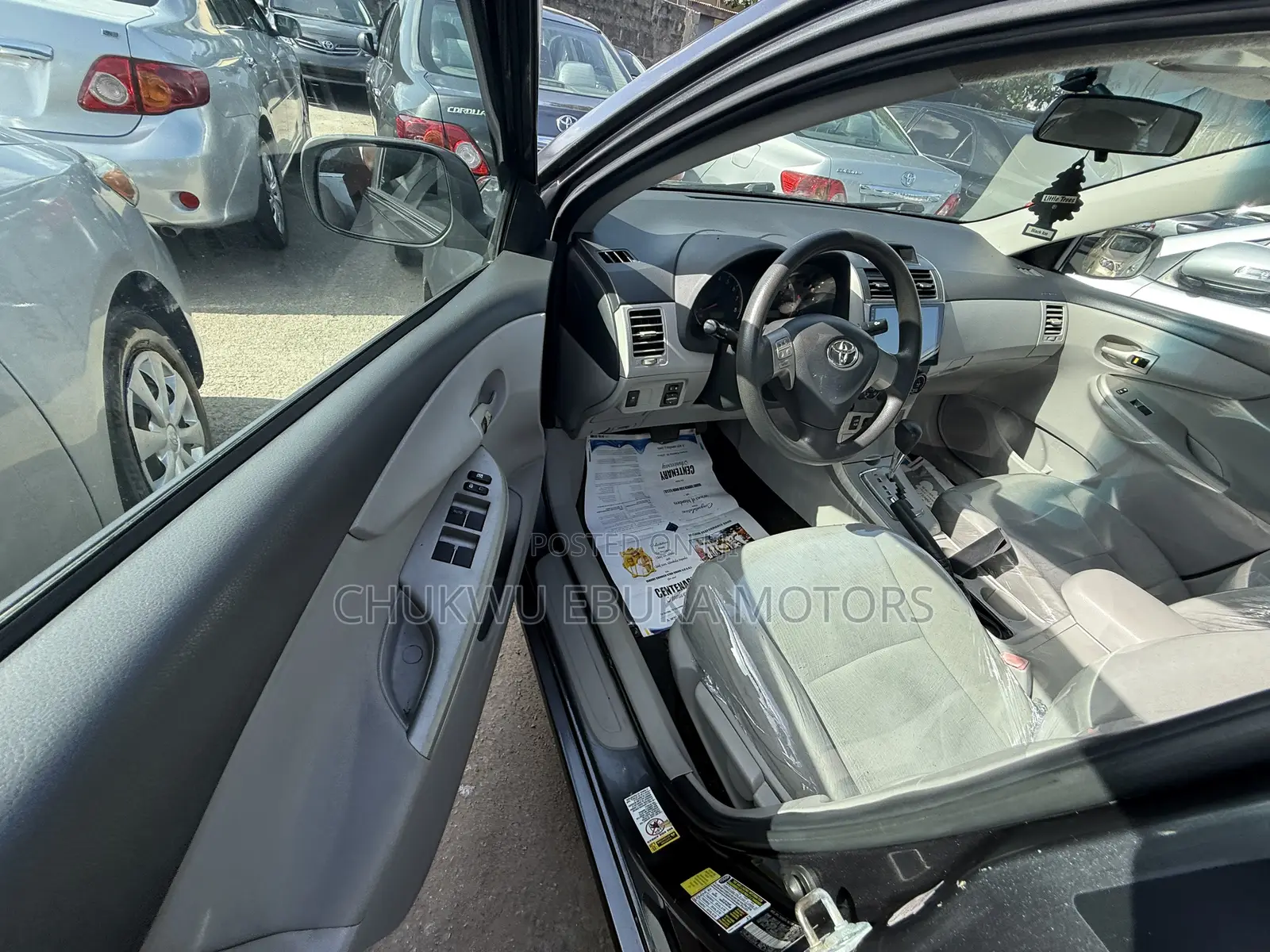 Toyota Corolla LE 4dr Sedan (1.8L 4cyl 4A) 2012 Gray